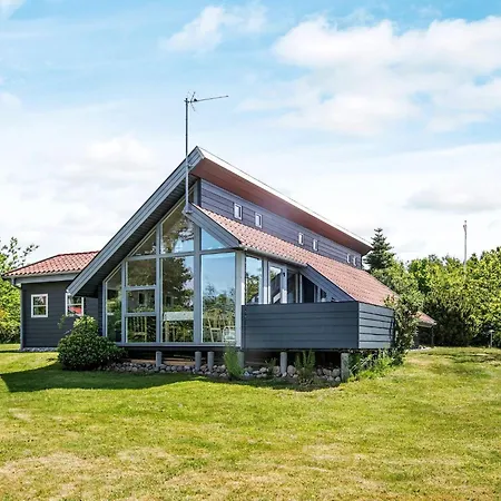 Sunny Retreat In Bonnerup Harbor-By Traum Holiday home *